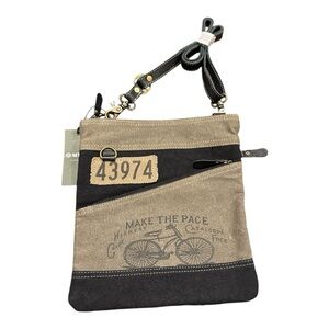 Myra Make the Pace Crossbody Bag w/detachable strap. Zip top/front/back. P9